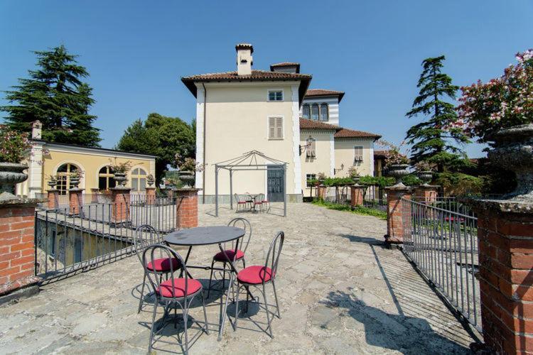 Castello Di Grillano Guest House Ovada Exteriér fotografie